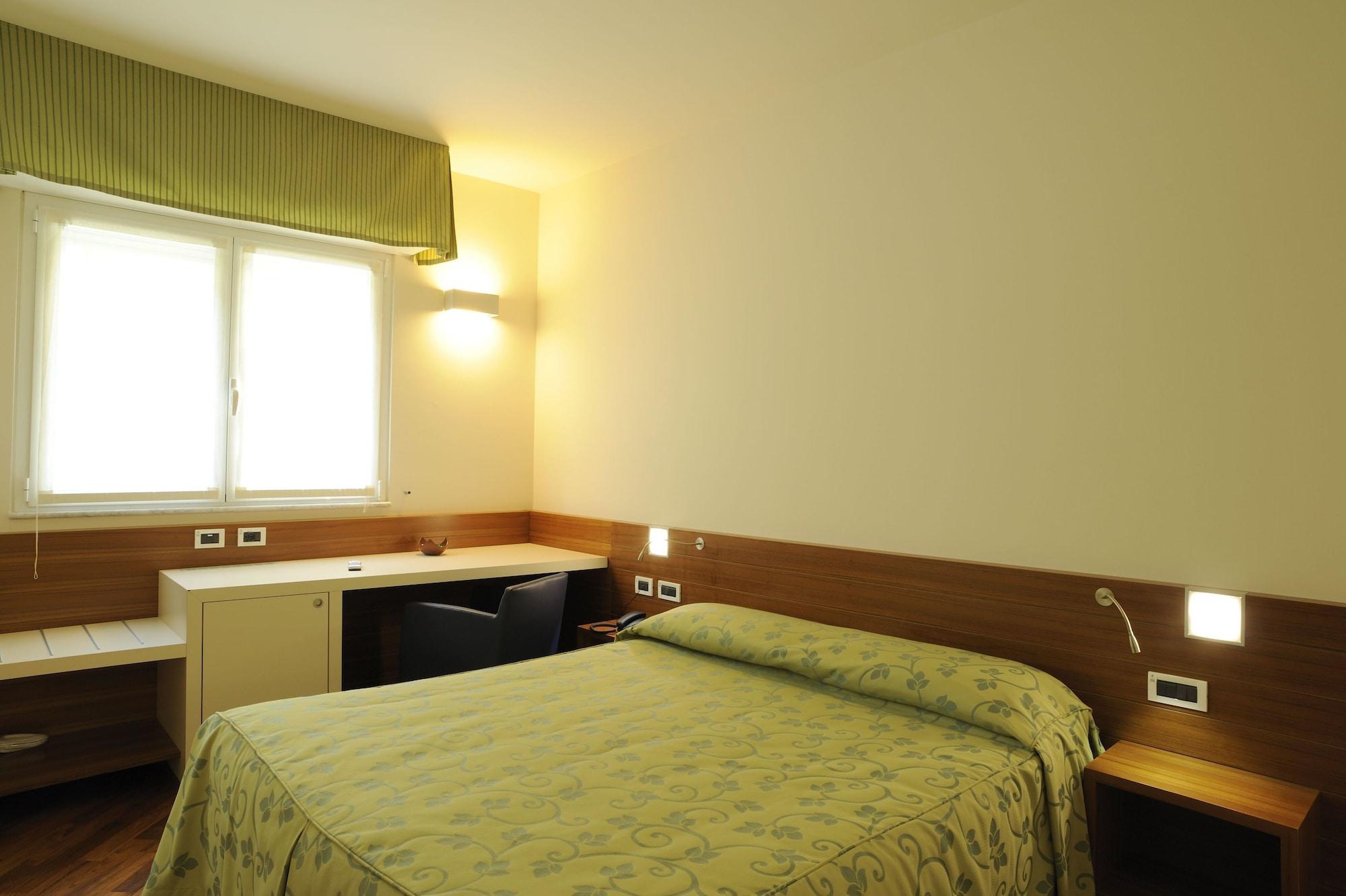 Hotel Le Roi Varazze Esterno foto