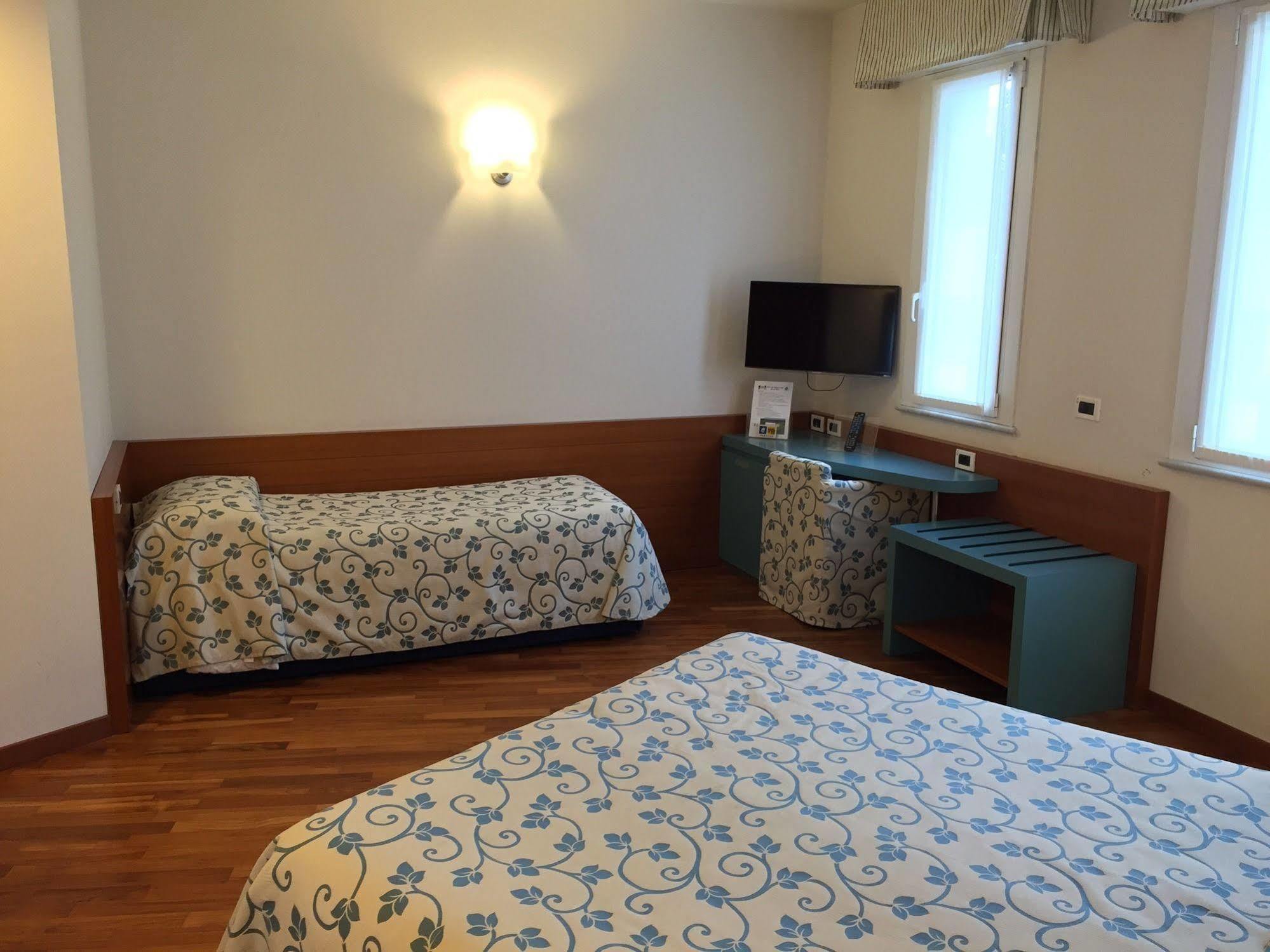 Hotel Le Roi Varazze Esterno foto