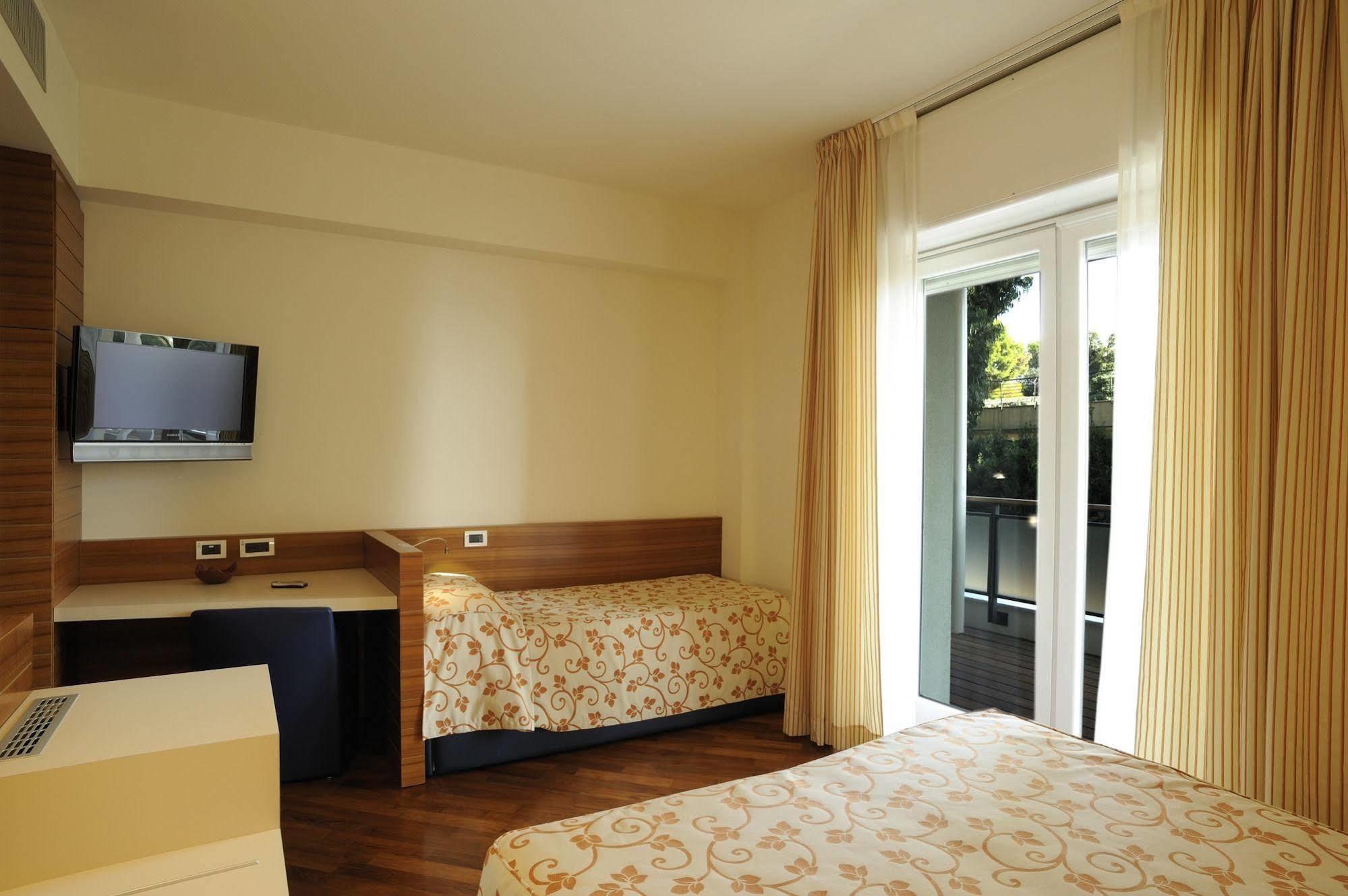 Hotel Le Roi Varazze Esterno foto